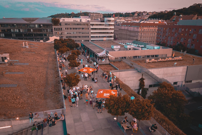 Traffic Is Building on Nový Smíchov’s Rooftop